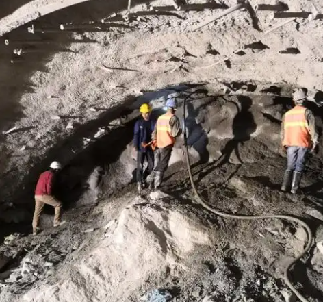 庆阳隧道拱顶带模注浆料，微膨胀注浆料的特点及施工工艺